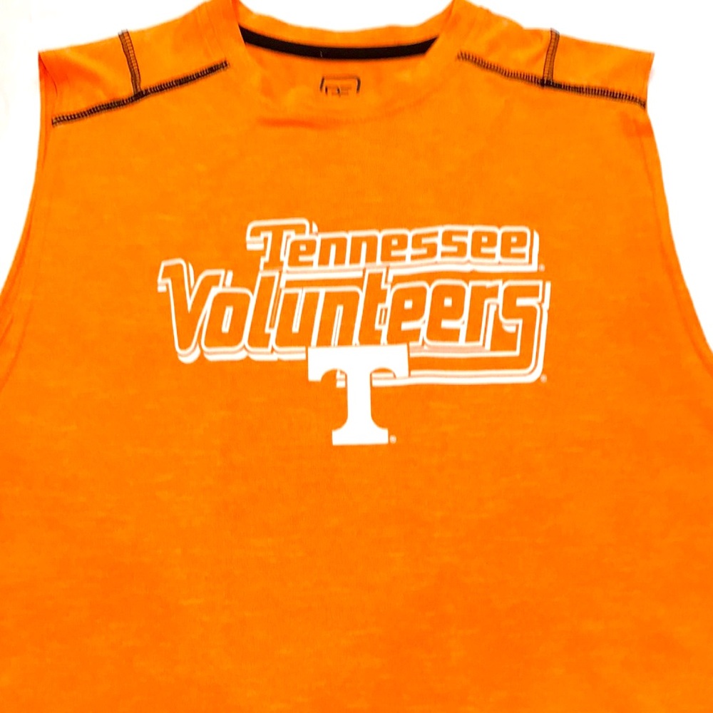 MEDIUM/38/40. TENNESSEE VOLS SLEEVELESS FEEL GOOD SHIRT.
